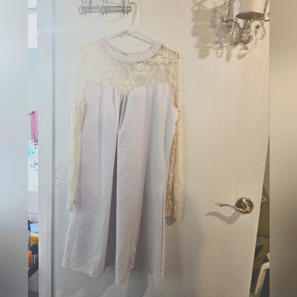 Women dress Large white lace